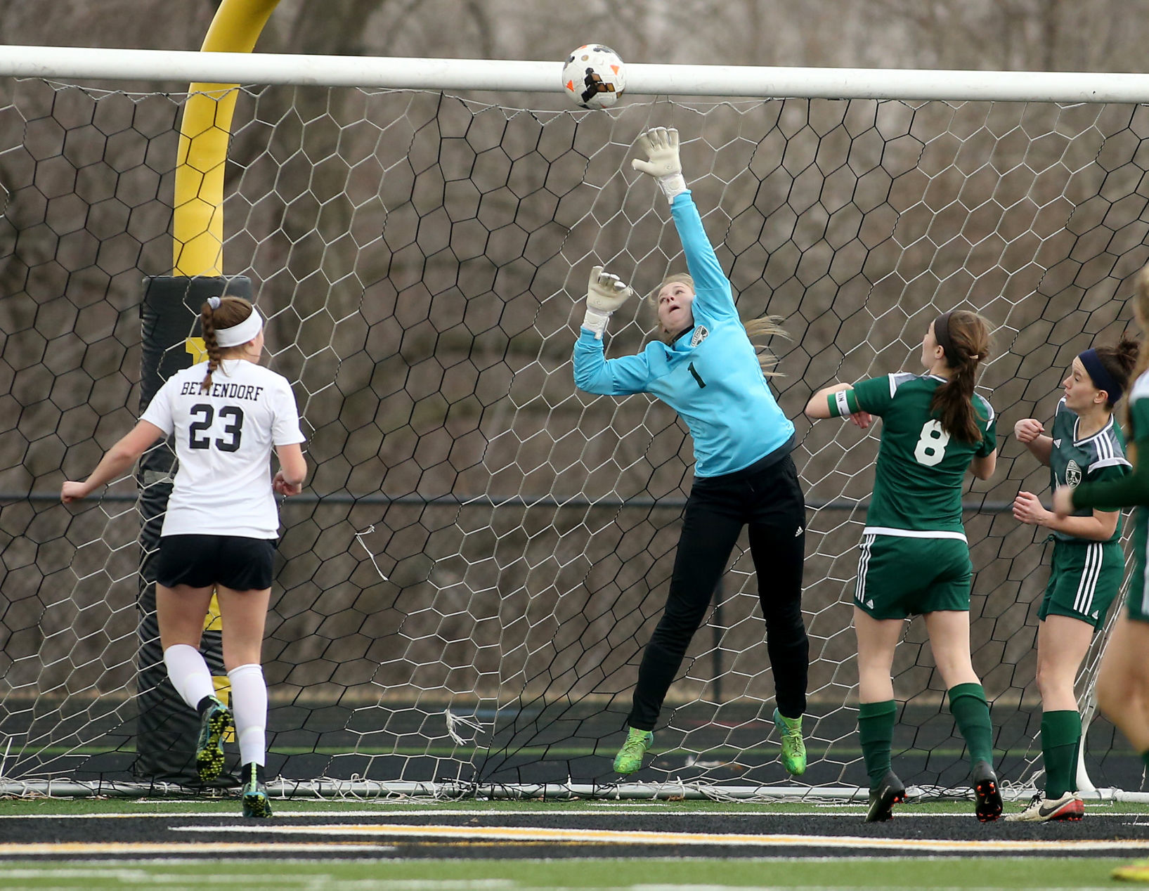 041318-girls-soccer-003